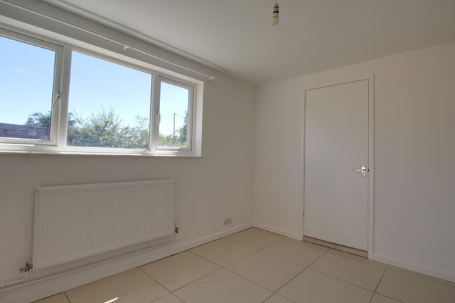 49 Thorni Avenue, Fareham photo 4