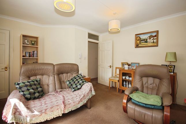 25, Priory Walk, Warwick photo 3