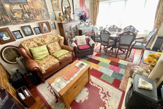 62, Heol Rhosyn, Swansea photo 2