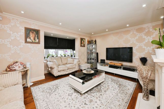2, Peregrine Road, Waltham Abbey photo 2