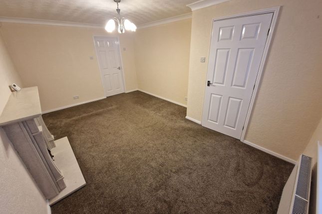 37, Riverside Road, Radcliffe, Manchester photo 3