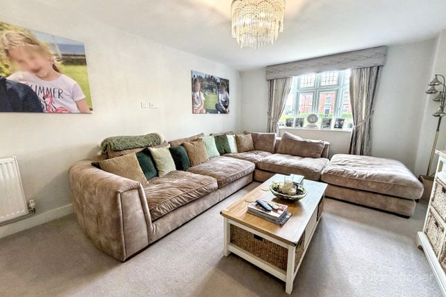 29, Russett Avenue, Nuneaton photo 3