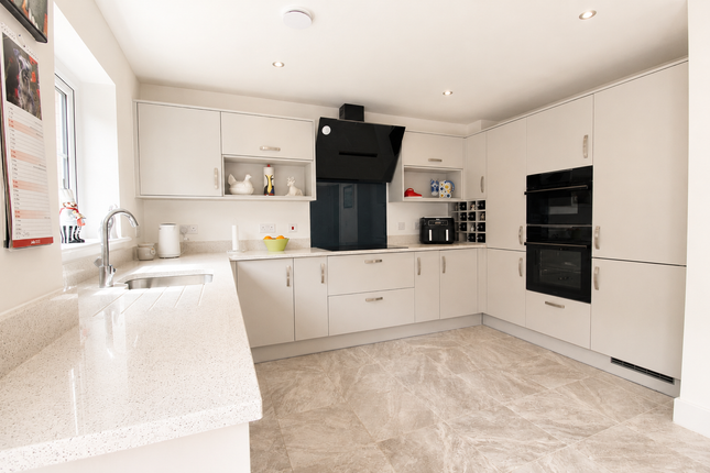 9, Meadow Edge, Sutton photo 4