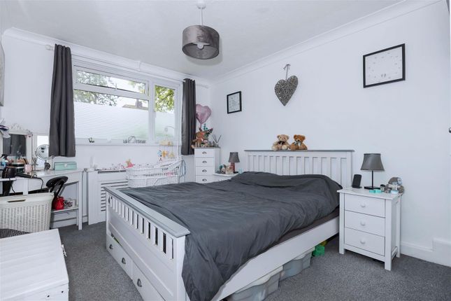 56, Durrington Gardens, The Causeway, Worthing photo 4
