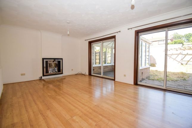 102 Bodycoats Road, Eastleigh photo 4