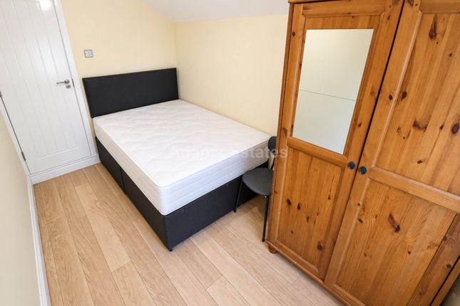 Room 4, Wykeham Road, Reading photo 4