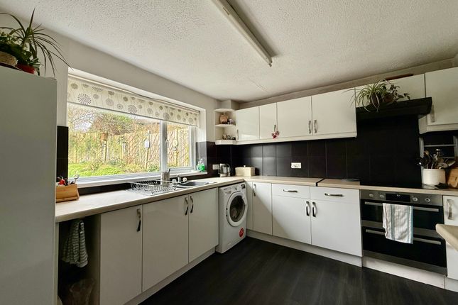 33, Redhills Close, Exeter photo 2