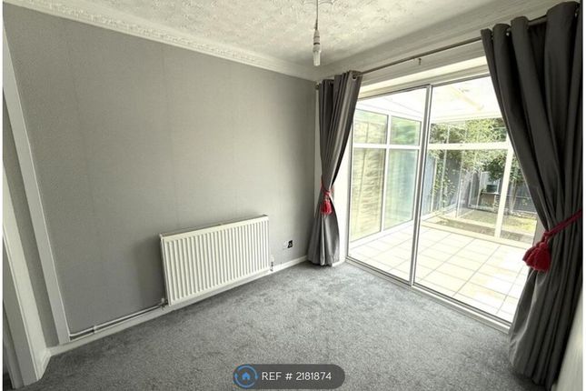 Woodthorne Close, Rugeley photo 4