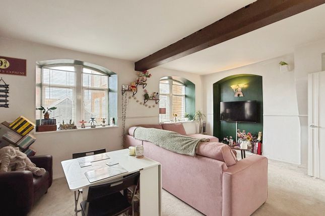 Flat 14, The Old Mill House, Westbury photo 2