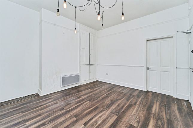 5, Regent Street, Willenhall photo 4