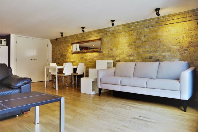 Thumbnail Flat to rent in Gowers Walk, Aldgate