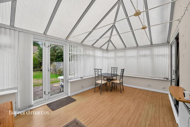 41, Tamworth Park, Mitcham photo 2