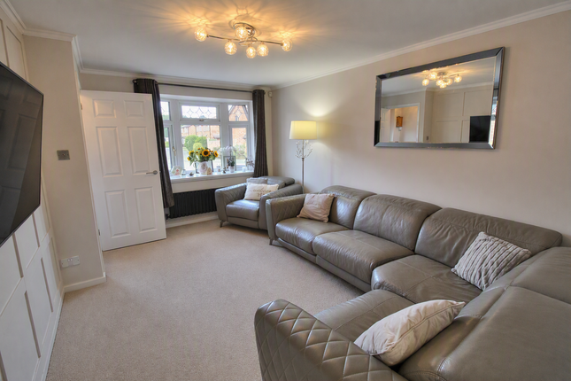 6, Chaffinch Drive, Kidderminster photo 3