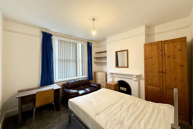 30, Cowley Road, Uxbridge photo 4