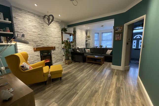 2B, Arthur Street, Ammanford photo 3