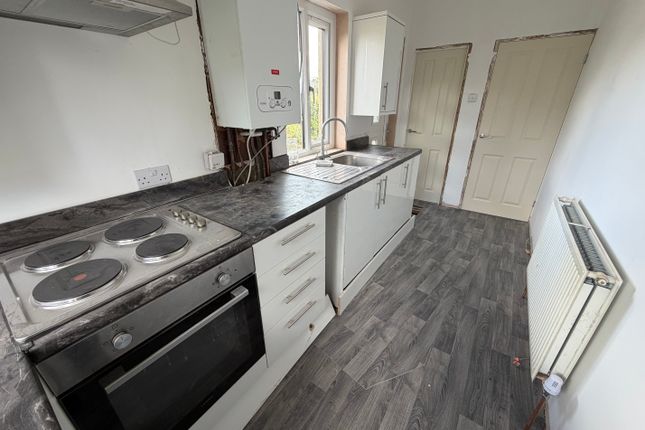 41, Denbrook Crescent, BRADFORD photo 5