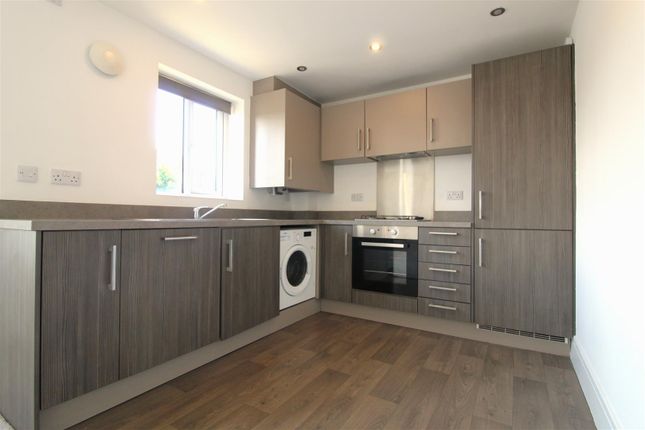 8, Springfield Court, Wakefield photo 4