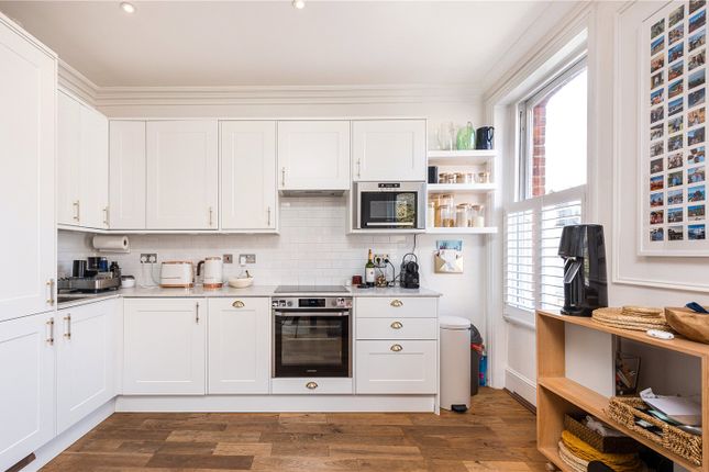 4b, Beechmore Road, London photo 2
