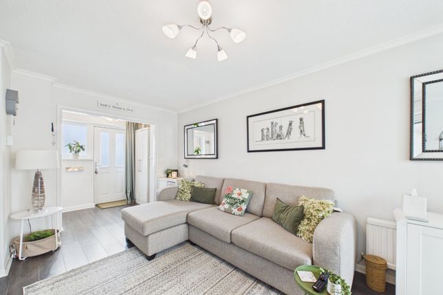 20, Keble Way, Sandhurst photo 2