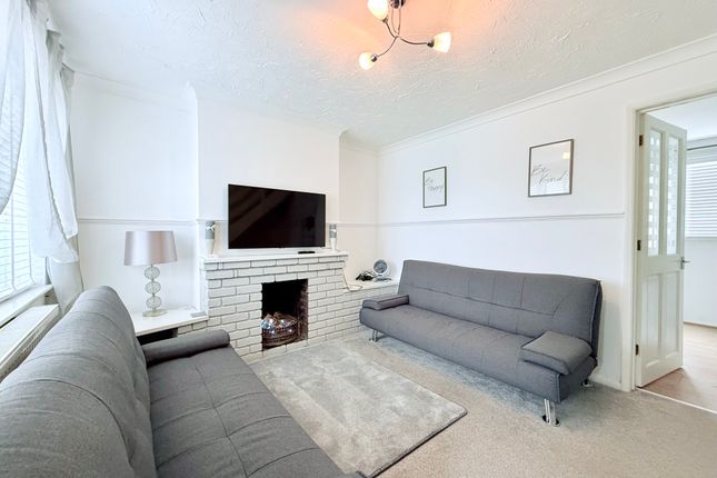 50, Rosedale Gardens, Great Yarmouth photo 3