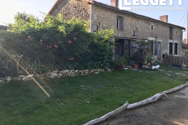 Villa for sale in Payroux, Vienne, Nouvelle-Aquitaine
