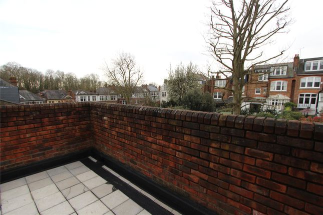 Flat to rent in Methuen Park, Muswell Hill