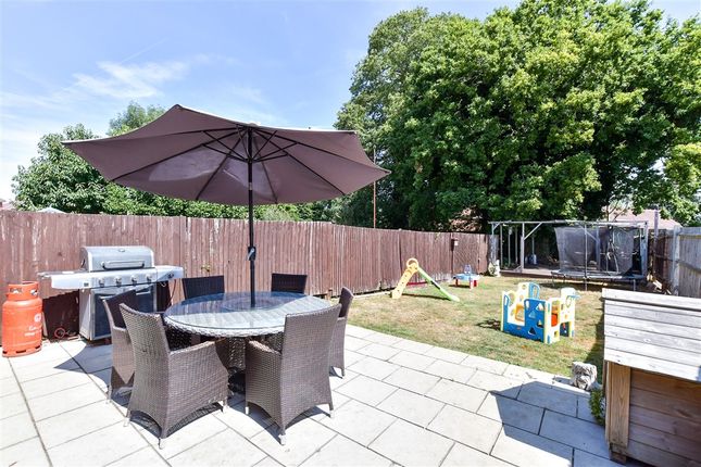 Oaktree Avenue, Maidstone photo 2