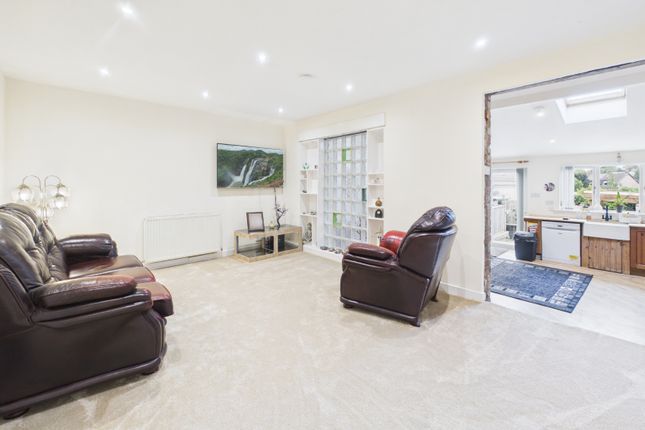 16, Craighead Road, Bishopton photo 3