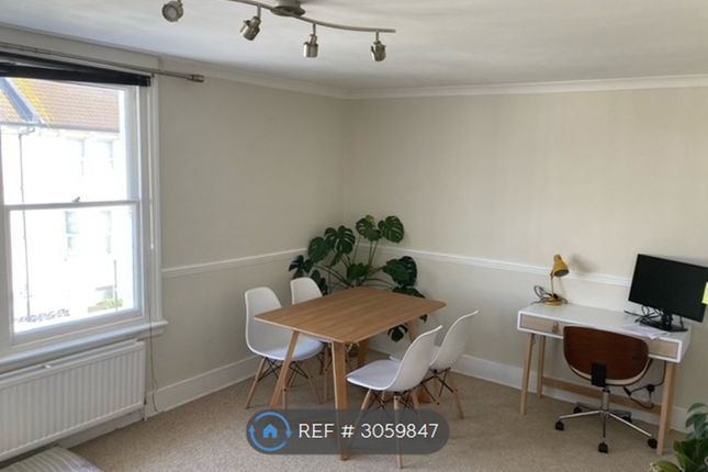 Top Flat, Goldstone Road, Hove photo 3