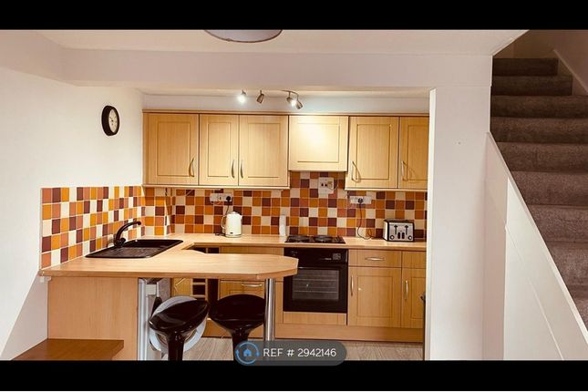 Peel House, Rusham Road, Egham photo 3