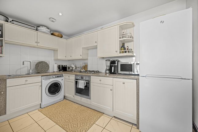 3b, Beckwith Road, London photo 4