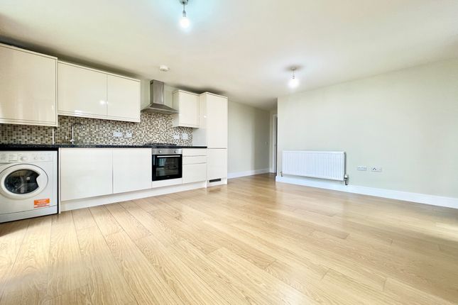 Flat 704, Charter House 450, High Road, Ilford photo 5