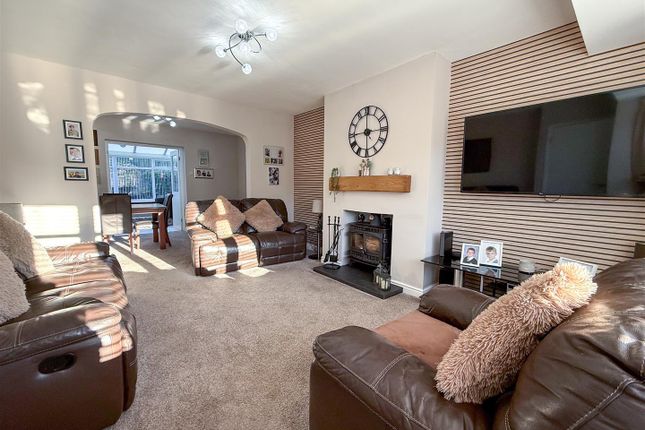 31, Southborough Crescent, Stoke-On-Trent photo 2