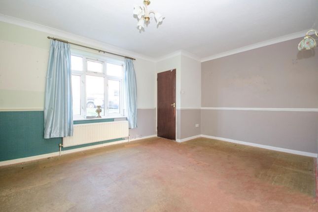 104, Burke Drive, Southampton photo 3
