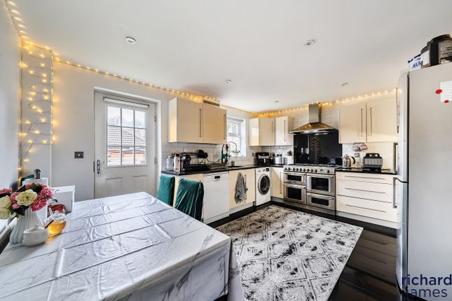 25, Willington Road, Swindon photo 4