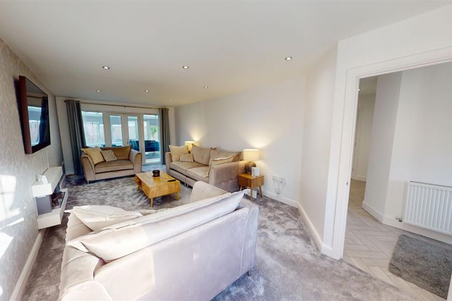 4, Delph Hollow Way, St. Helens photo 2