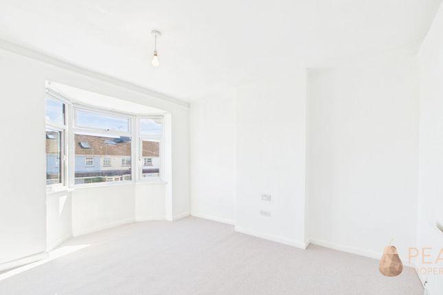 92 First Avenue, Lancing photo 4