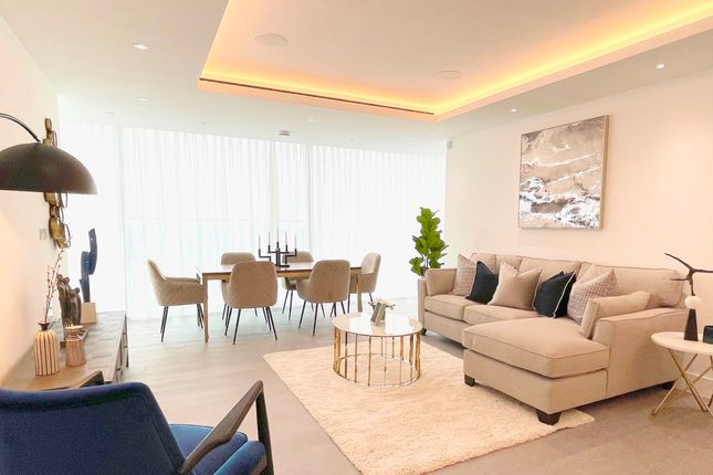 Apartment 231, Carrara Tower, London photo 4