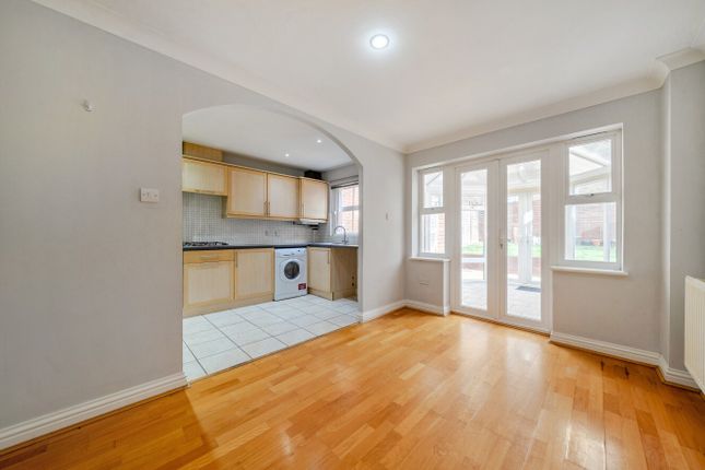 Barlow Drive, London photo 4