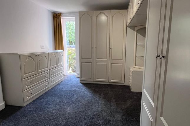 25 Portland Mews, Porthill photo 3