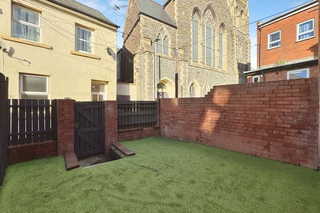 Baneswell Courtyard, Newport photo 3