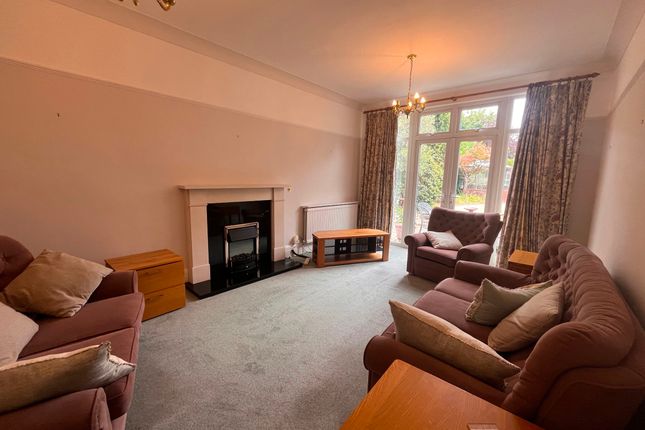 33 Rosemont Road, London photo 3