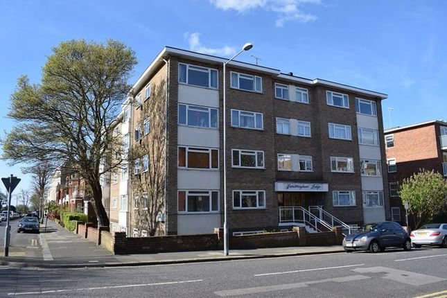 Thumbnail Flat to rent in Palmeira Avenue, Hove