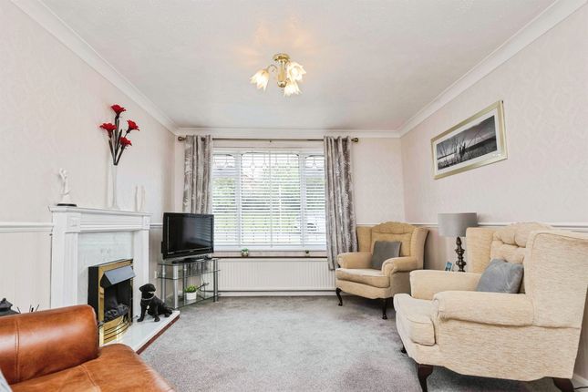 316, Gayfield Avenue, Brierley Hill photo 3