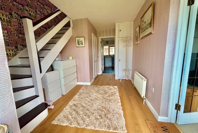 32 Marisfield Place, Selsey photo 2