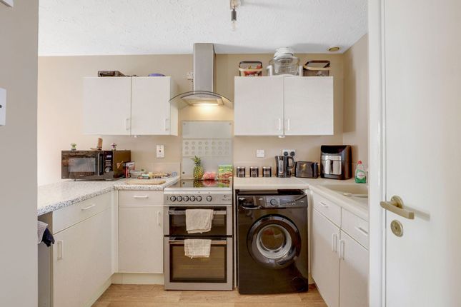 11 Herons Court, Nottingham photo 4
