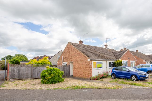 Thumbnail Bungalow for sale in Balliol Road, Bicester