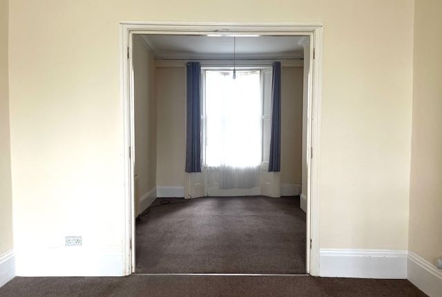 Flat to rent in Balham Road, London