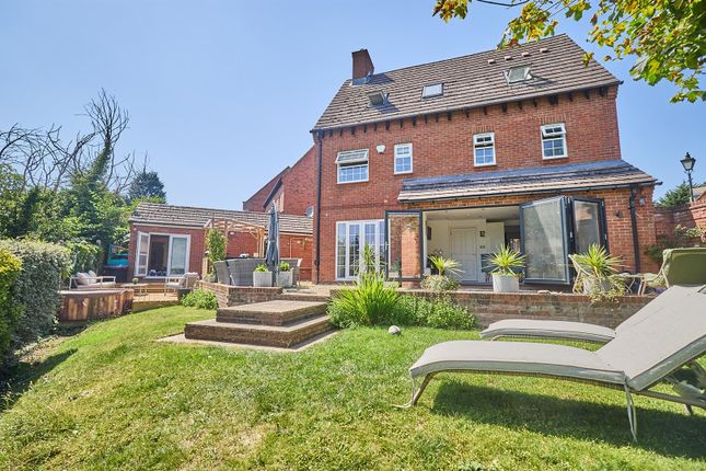 11, Bradgate Gardens, Hinckley photo 4
