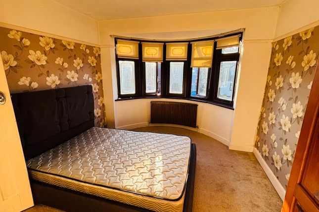 Betterton Road, Rainham photo 3